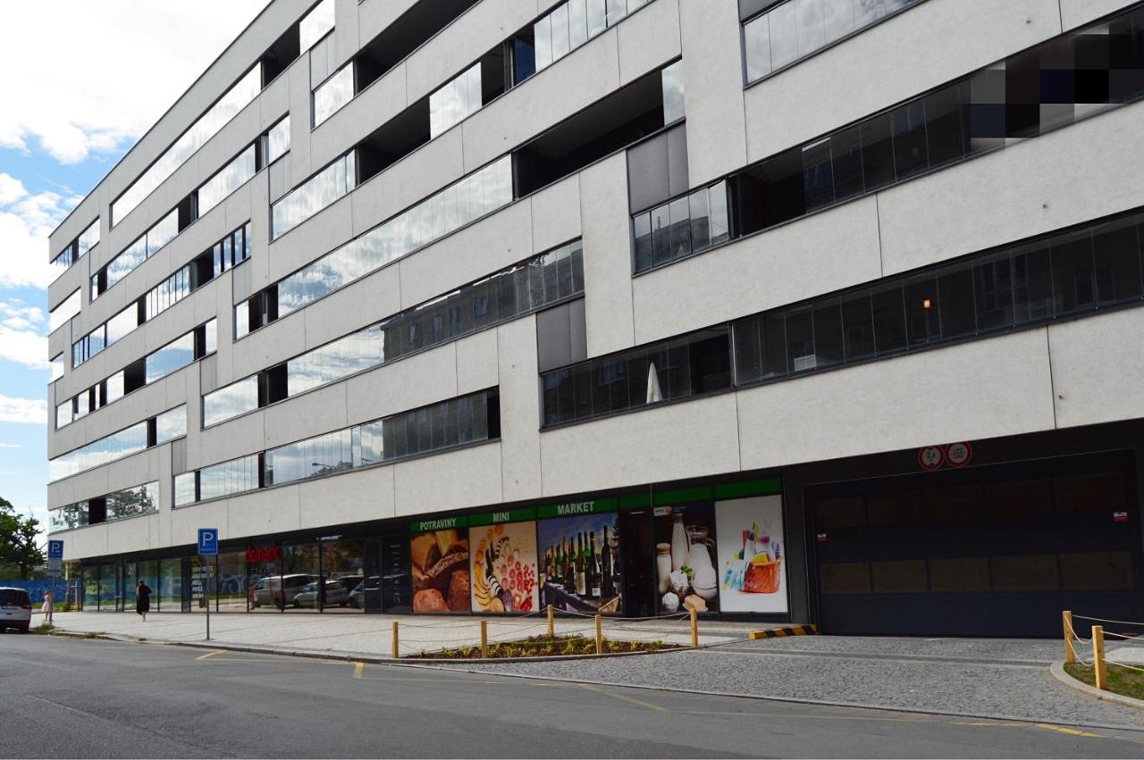 Apartment With Free Parking In Prag Exterior foto